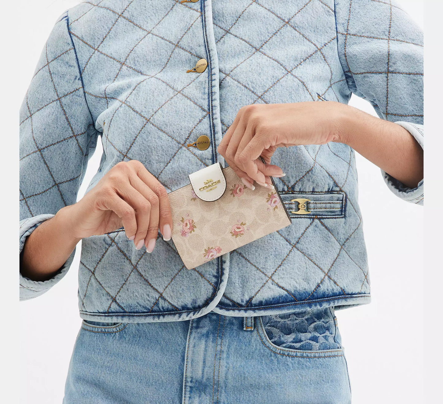 Coach - Medium Corner Zip Wallet In Signature Canvas With Floral Print (Preorden)