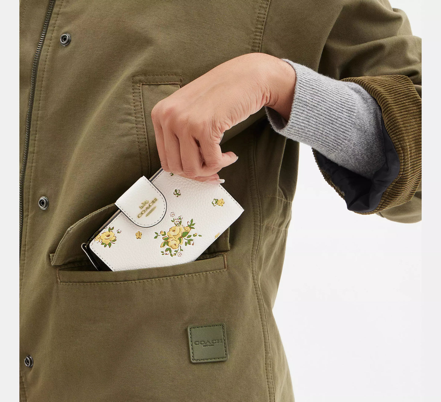 Coach - Medium Corner Zip Wallet With Floral Print (Preorden)