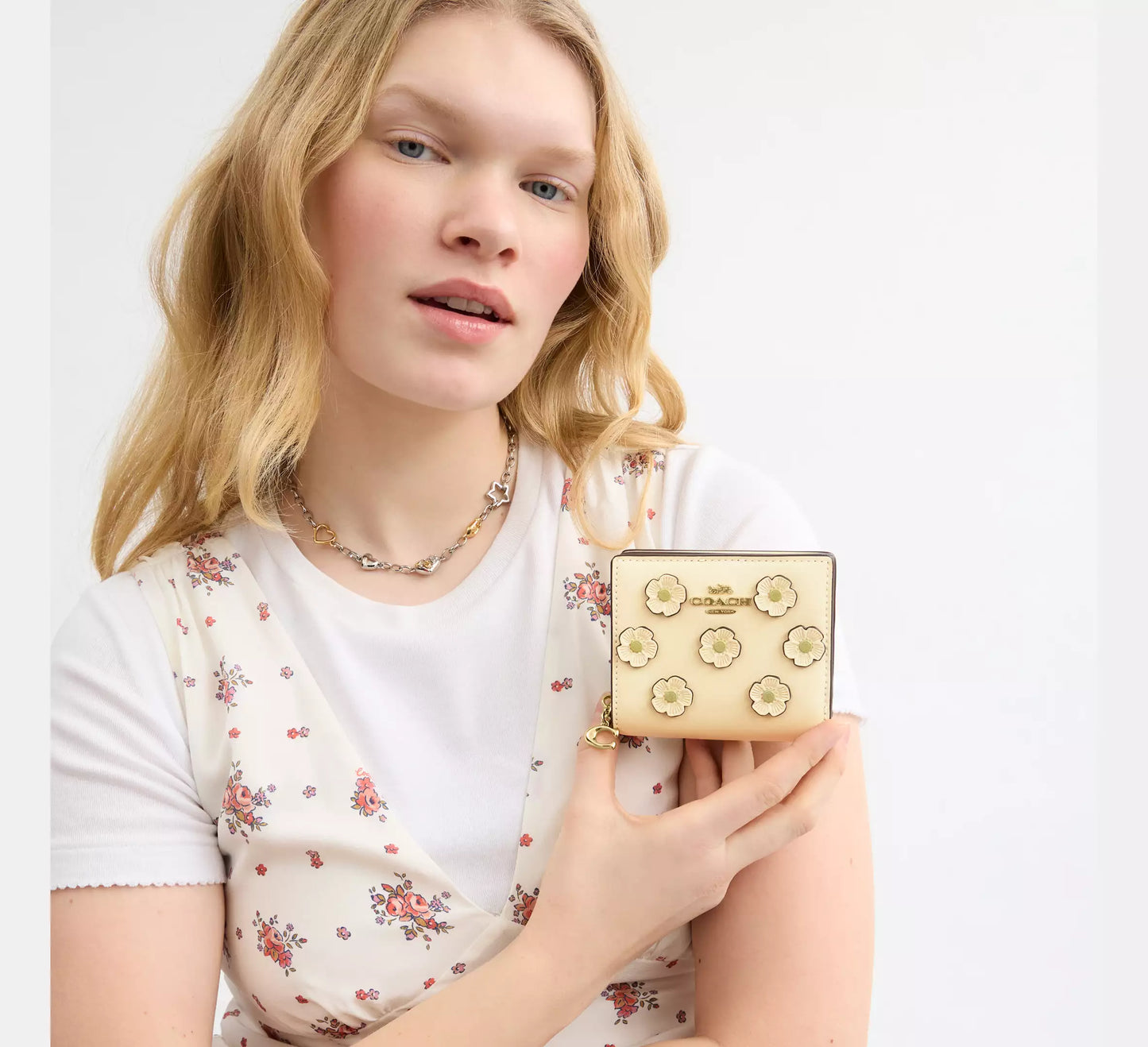 Coach - Snap Wallet With Floral Applique Moonlight (Preorden)