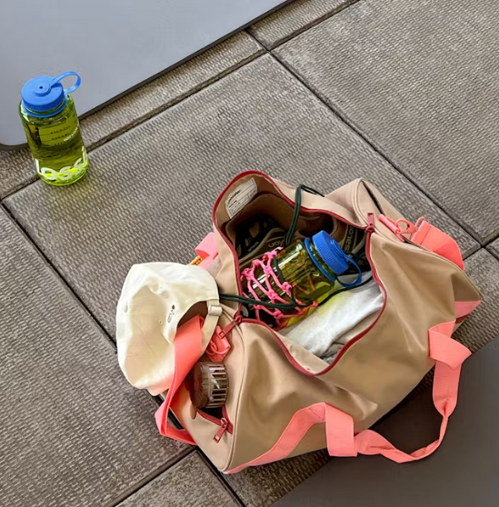 Glossier - Duffle Bag (Preorden)