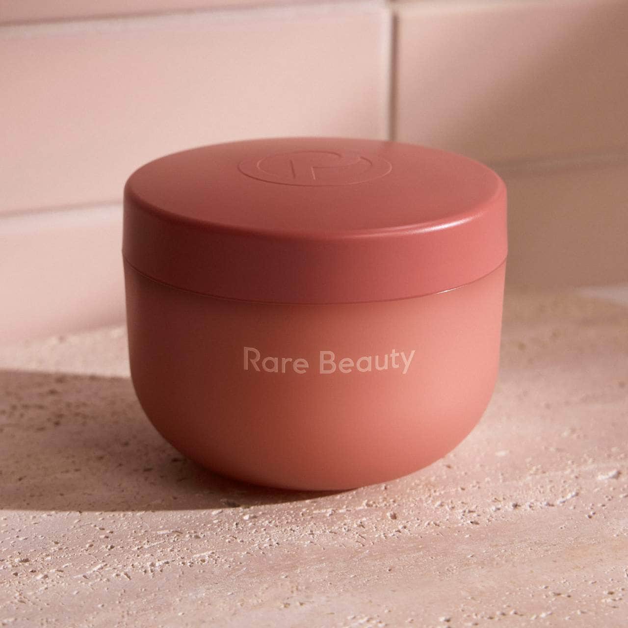 Rare Beauty - Find Comfort: Awaken Confidence Bouncy Body Cream with Hyaluronic Acid (Preorden)