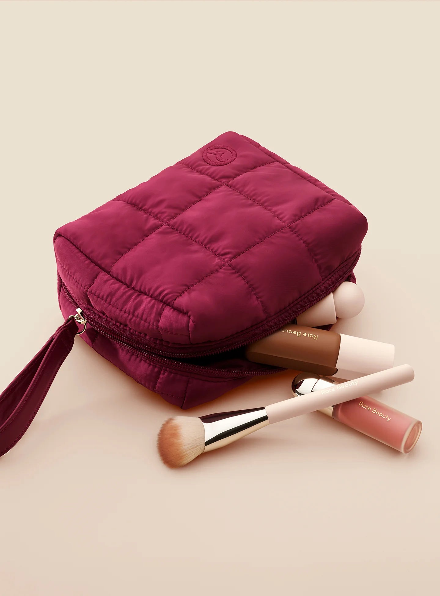 Rare Beauty - Puffy Essentials Pouch (Preorden)