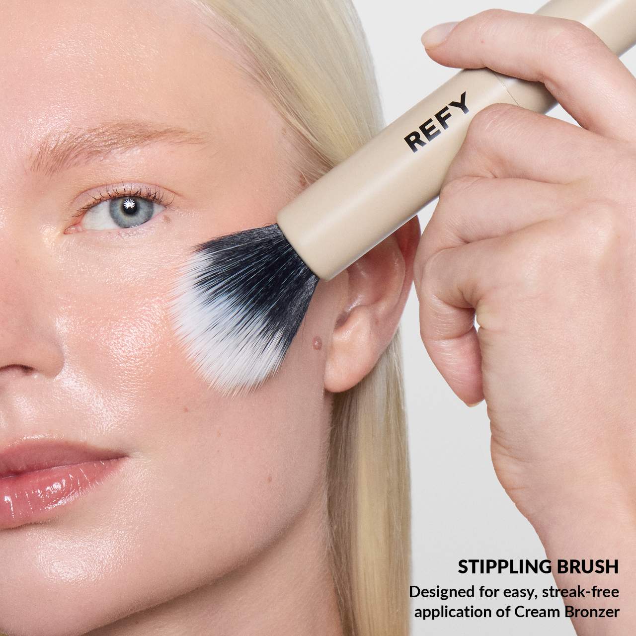 Refy - Duo Face Brush (Preorden)