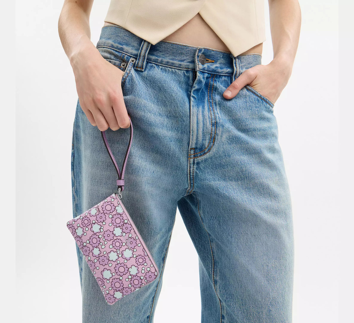 Coach - Corner Zip Wristlet With Floral Print (Preorden)