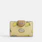 Coach - Medium Corner Zip Wallet With Lemon Print (Preorden)