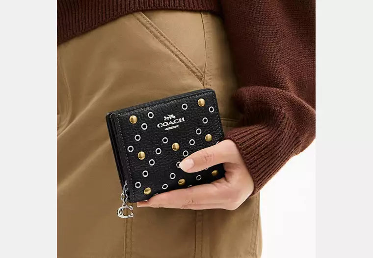 Coach - Snap Wallet With Rivets (Preorden)