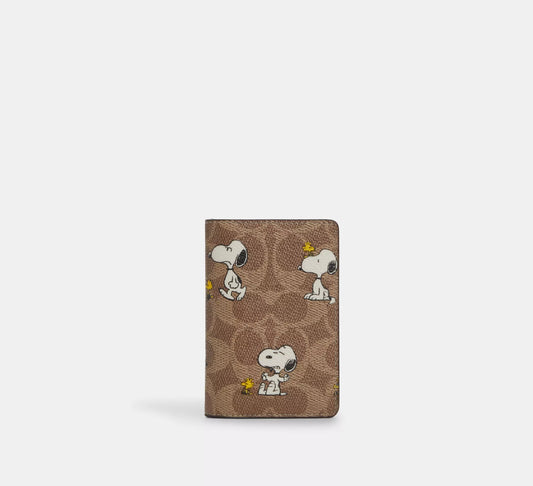 Coach X Peanuts Id Card Wallet In Signature Canvas With Snoopy Print (Preorden)