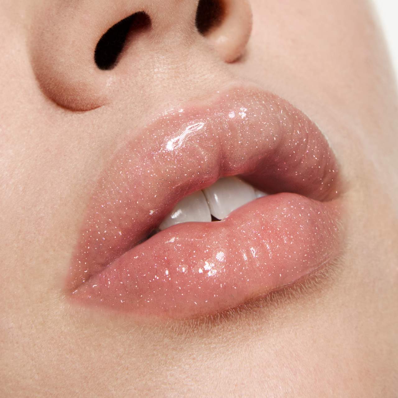 Isamaya - Lip Lacq- Maximising Lip Plumping Serum (Preorden)