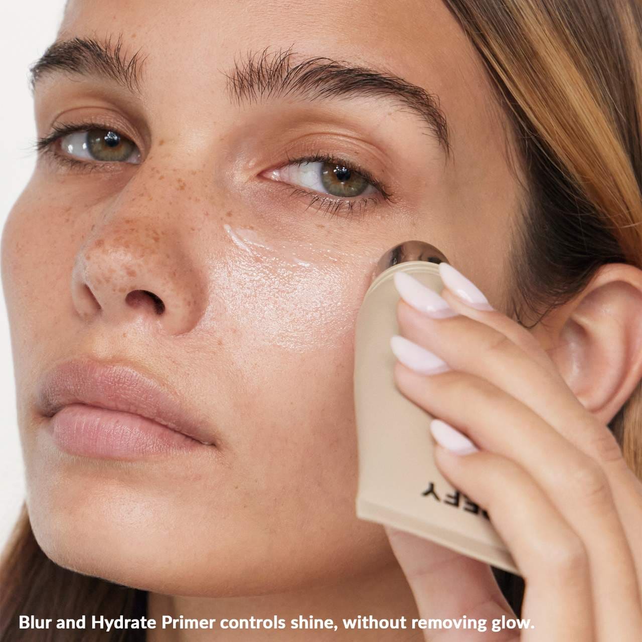 Refy - Blur and Hydrate Oil-Control Face Primer with Hyaluronic Acid (Preorden)